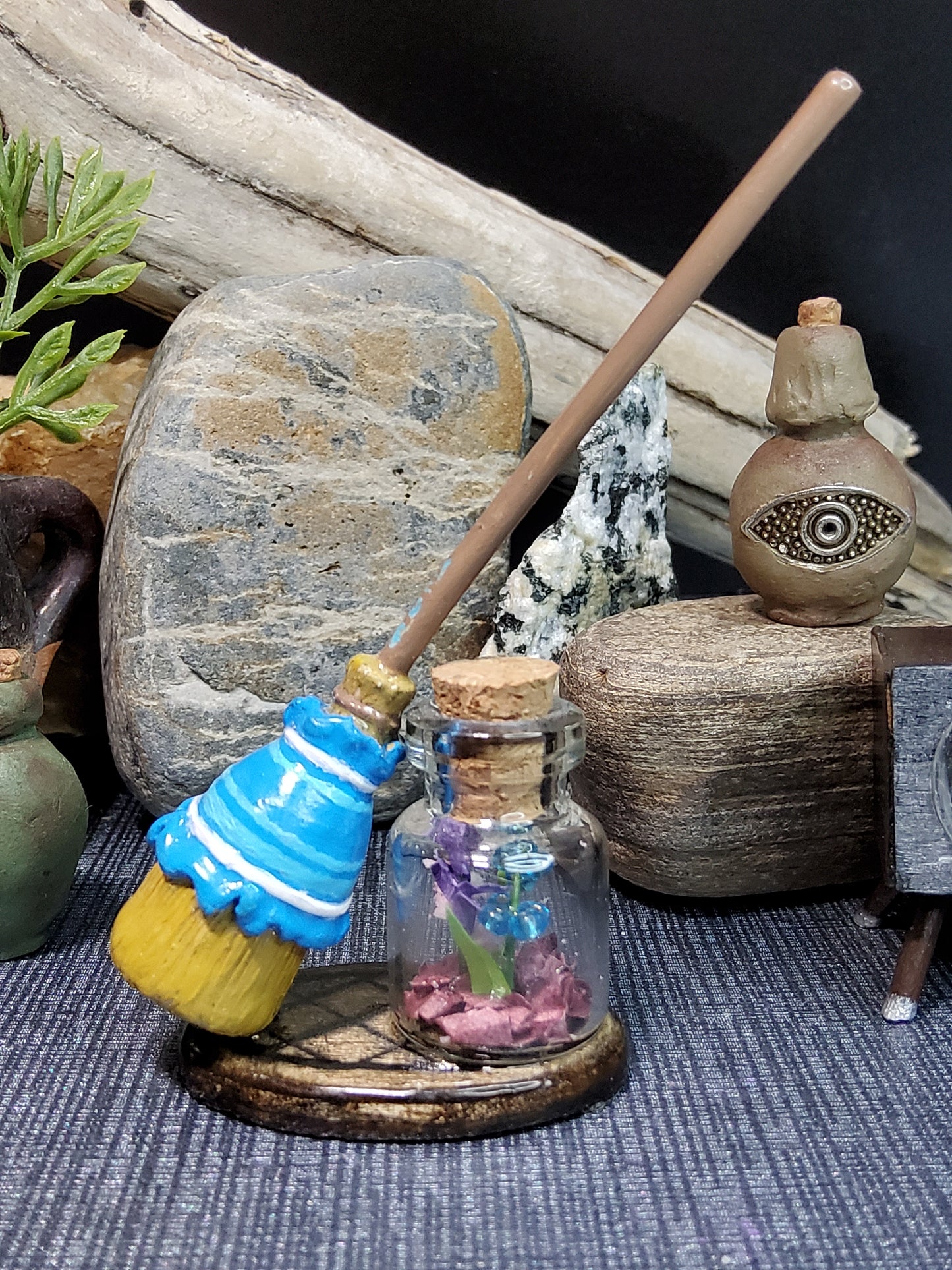 Little Broom and the Witch's Flower